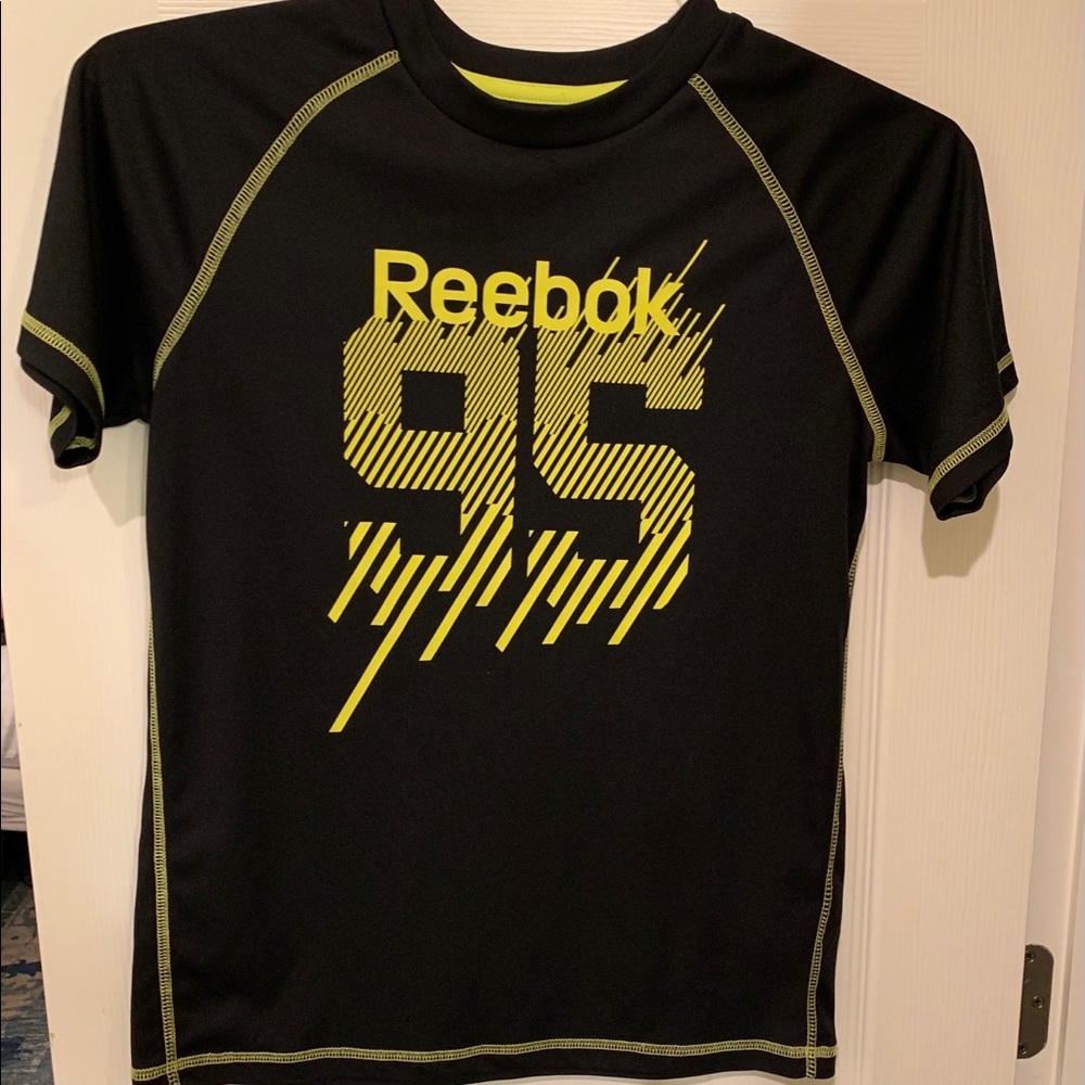 Reebok boys med black/yellow sports shirt